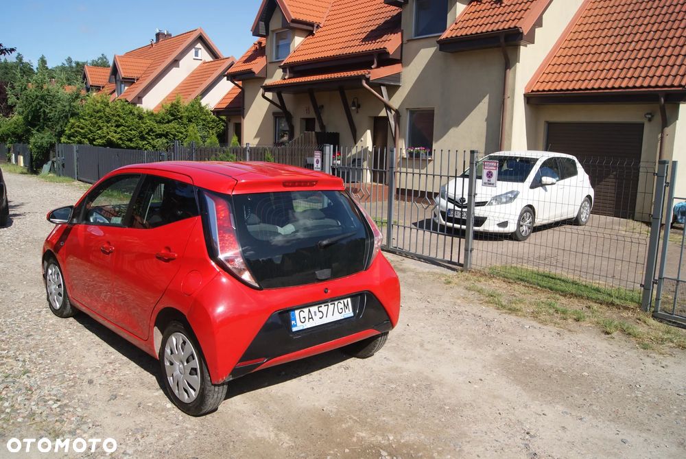 Toyota Aygo x-clusiv - 21