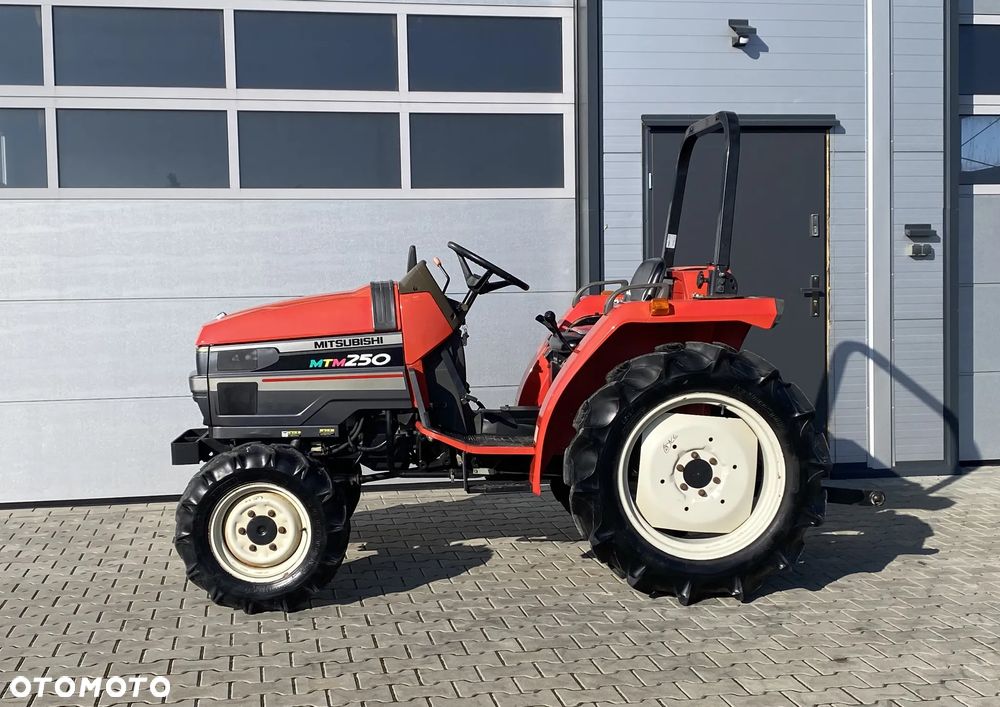 Mitsubishi MTM 250 Mini traktor Ciągnik Traktorek 4x4 Wspomaganie kierownicy - 2
