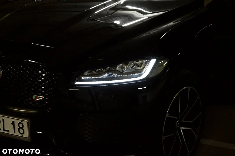 Jaguar F-Pace 30t AWD Prestige - 3