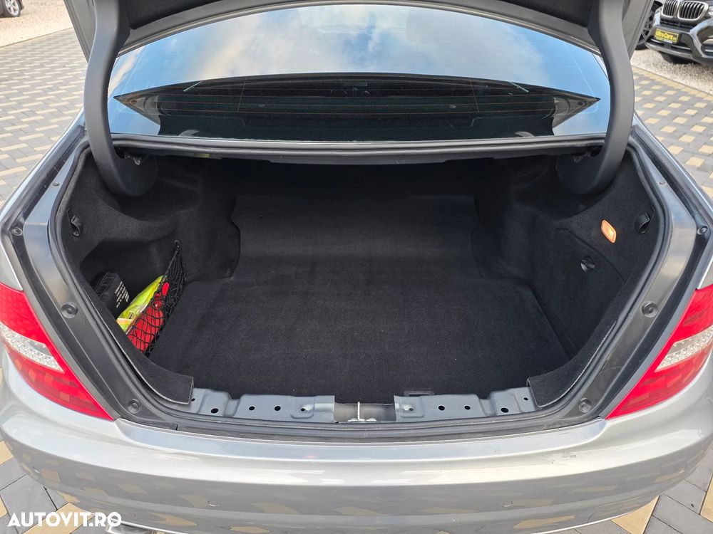 Mercedes-Benz C 220 CDI DPF Automatik BlueEFFICIENCY - 16