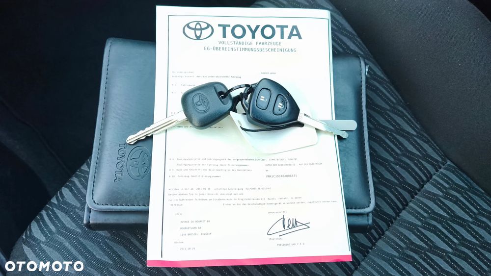 Toyota Yaris - 30