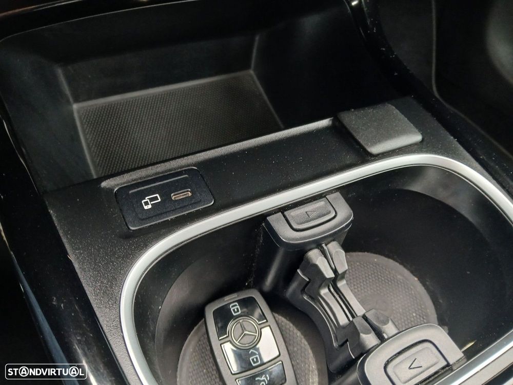 Mercedes-Benz A 250 Limousine e 8G-DCT - 32