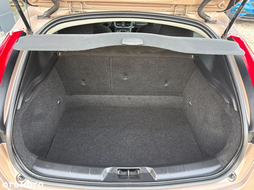 Volvo V40 D2 - 17