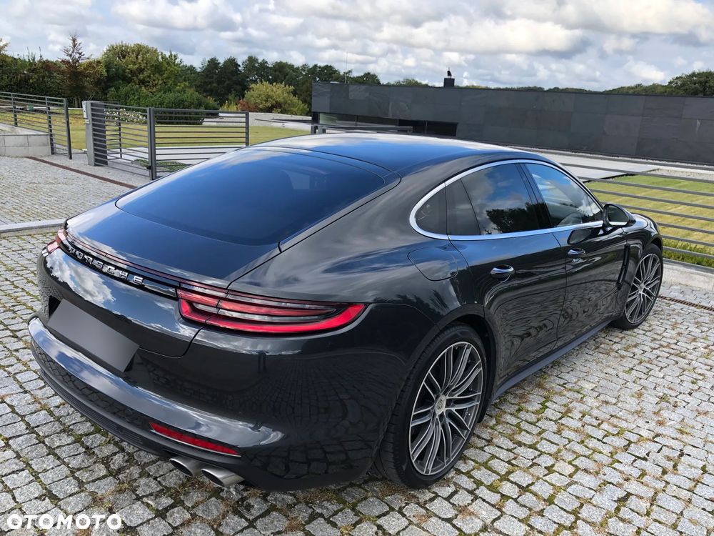Porsche Panamera - 5