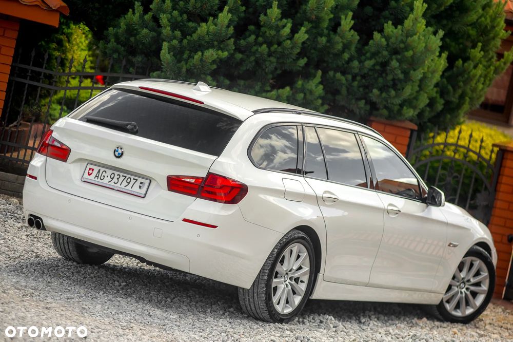 BMW Seria 5 525d xDrive Sport-Aut Modern Line - 13