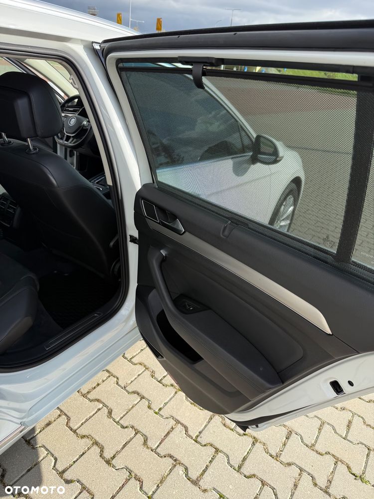 Volkswagen Passat - 17