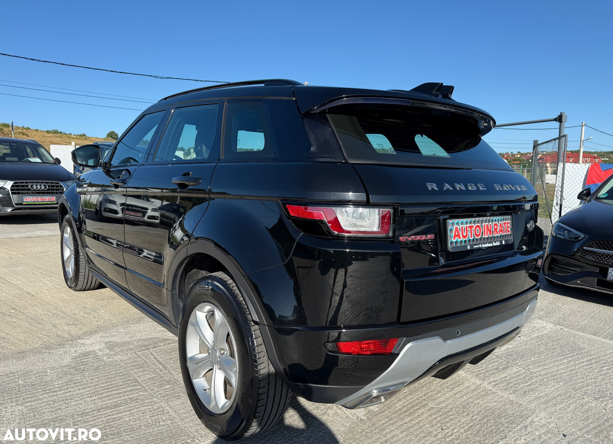 Land Rover Range Rover Evoque 2.0 D150 R-Dynamic HSE - 3