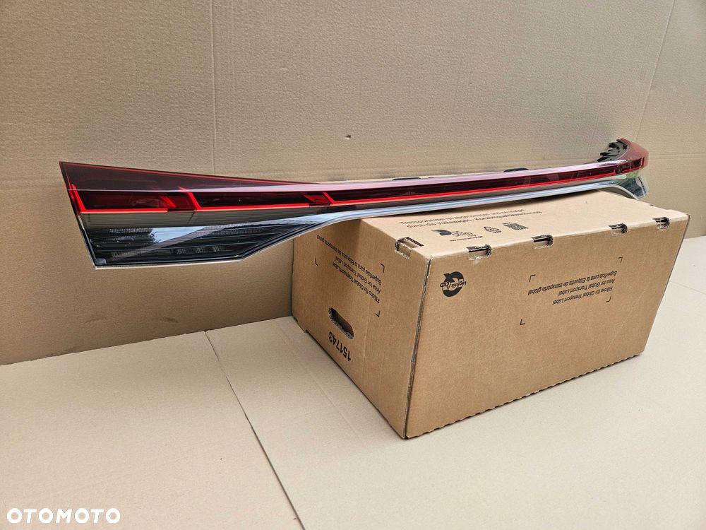 AUDI A4 E-TRON E TRON lampa tył blenda klapy bagażnika 89A945095 - 2