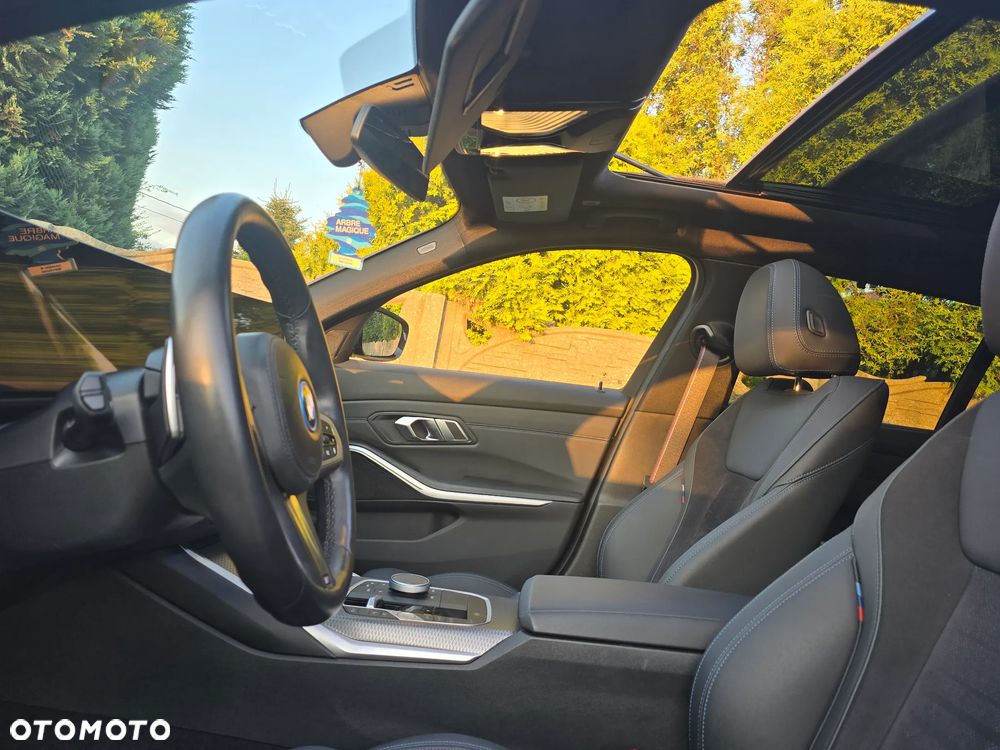 BMW Seria 3 320e M Sport - 17