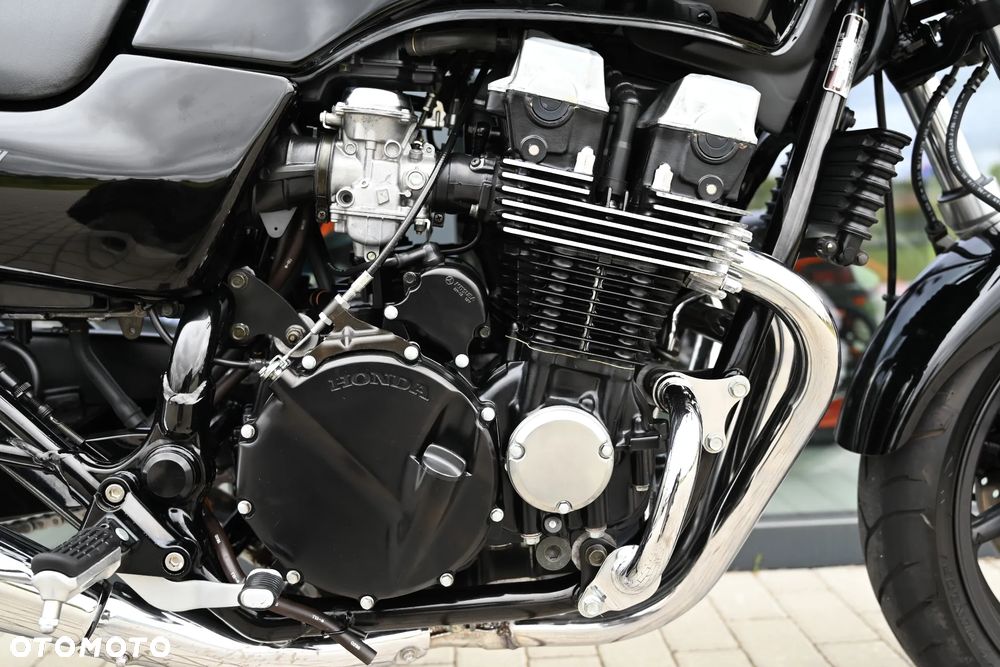 Honda CB - 11