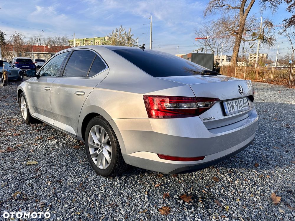 Skoda Superb 2.0 TDI Style DSG - 8
