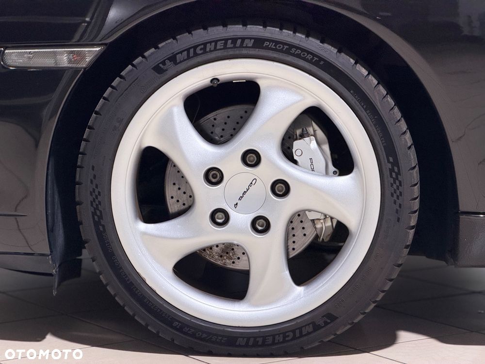 Porsche 911 Carrera - 8