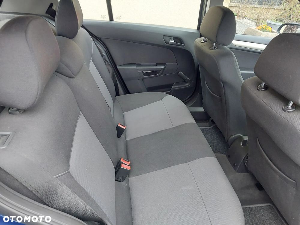 Opel Astra 1.6 Cosmo - 22