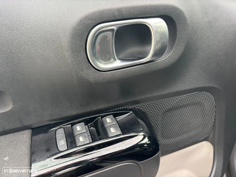 Citroën C3 1.2 PureTech C-Series - 16