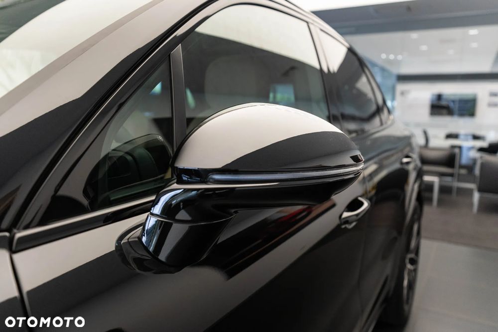 Porsche Cayenne E-Hybrid PHEV Black Edition - 33