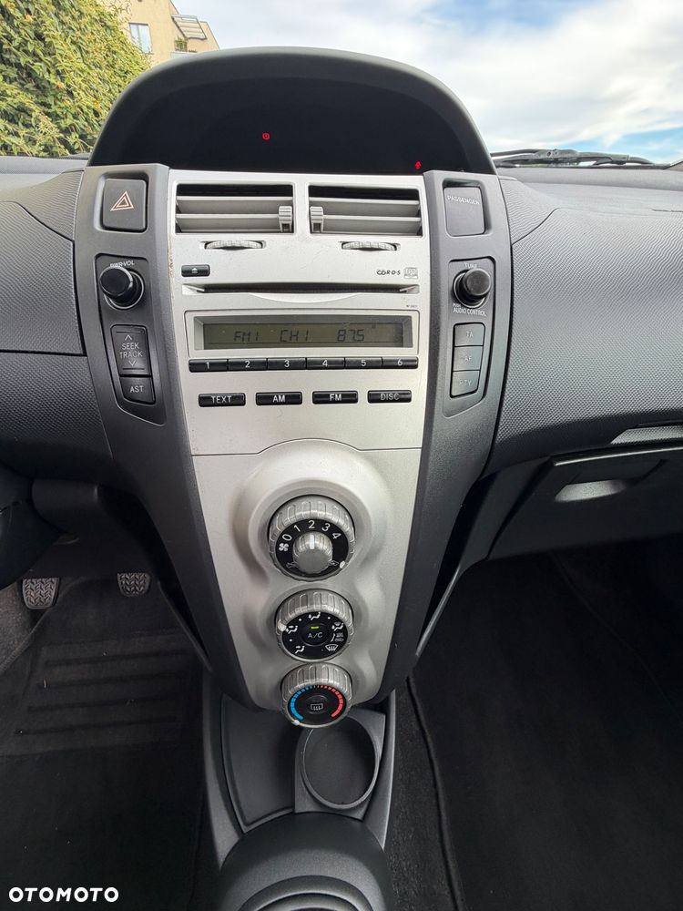 Toyota Yaris 1.0 Terra A/C - 6
