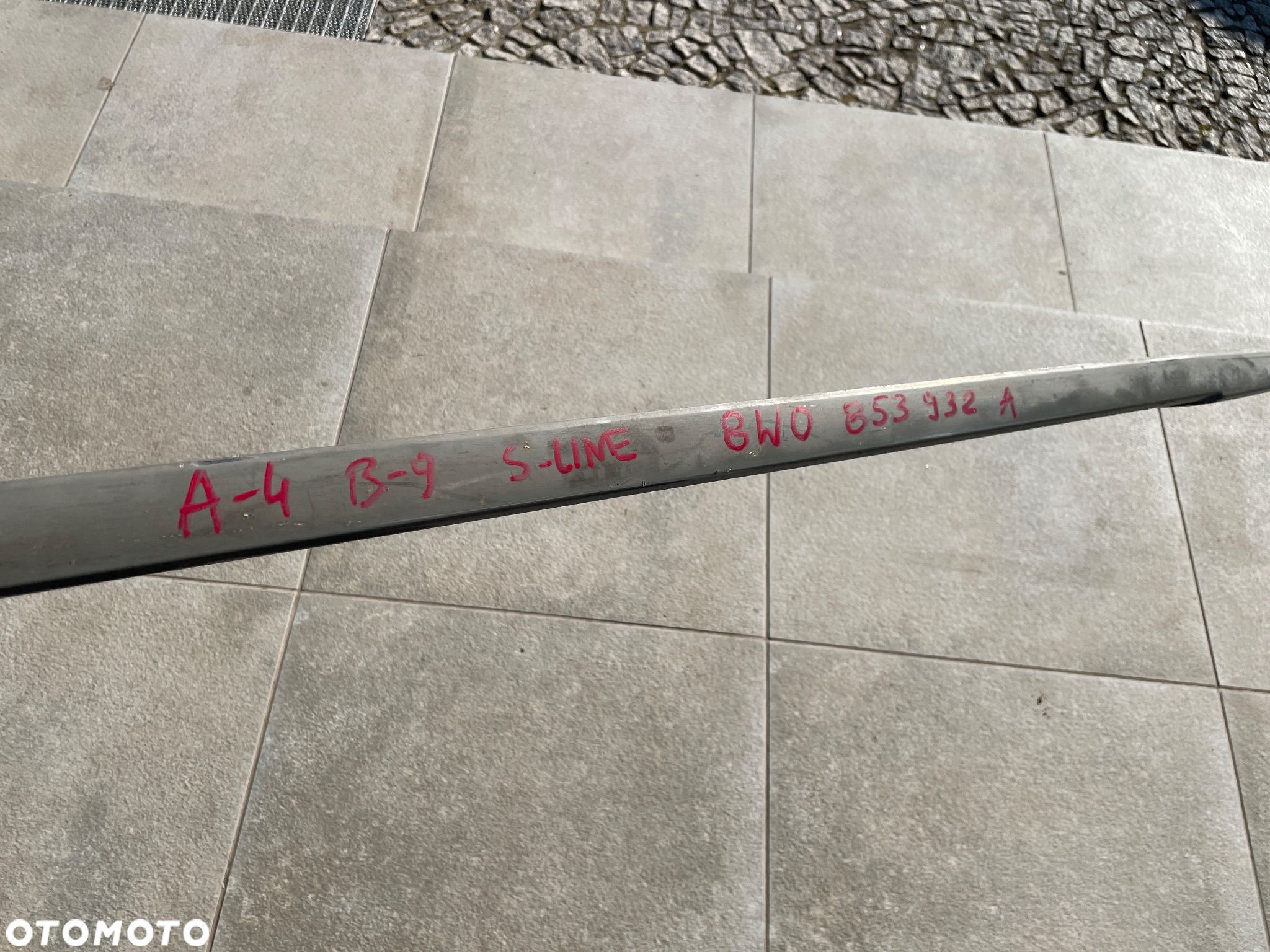 Listwa progowa A4 B9 S-linę  8W0853932 - 1