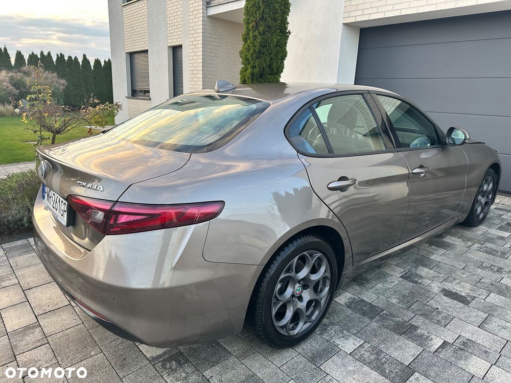 Alfa Romeo Giulia 2.2 D Turbo - 4
