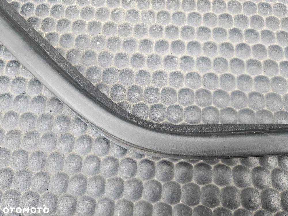 Uszczelka Guma Drzwi Tył Tylna Karoseryjna Karoseria Skoda Octavia I 1 Kombi Combi 2001r - 35