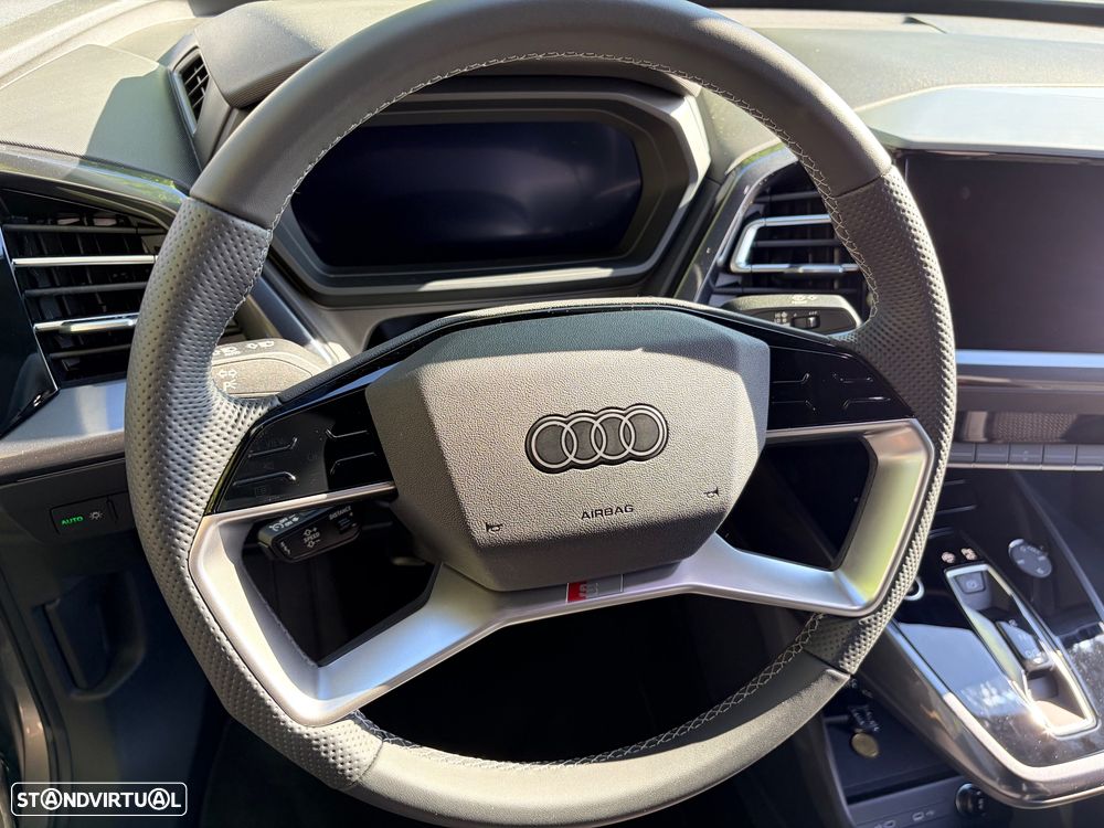 Audi Q4 e-tron 45 82 kWh SE Business - 24