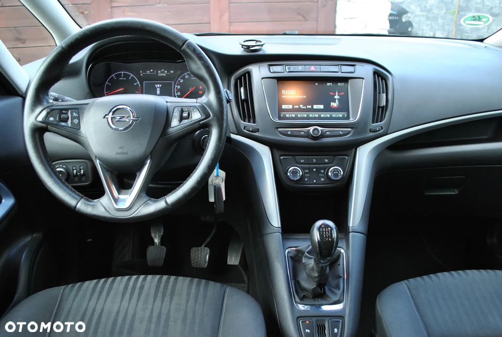 Opel Zafira 1.4 Turbo (ecoFLEX) Start/Stop ON - 9