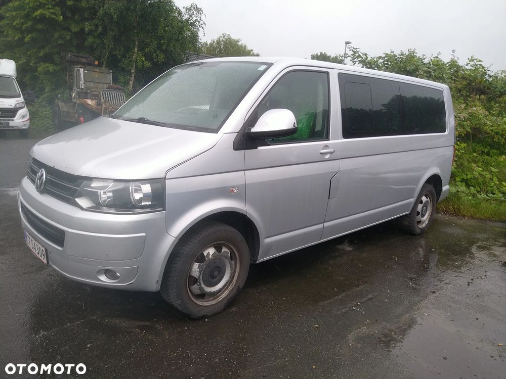 Volkswagen Caravelle - 1