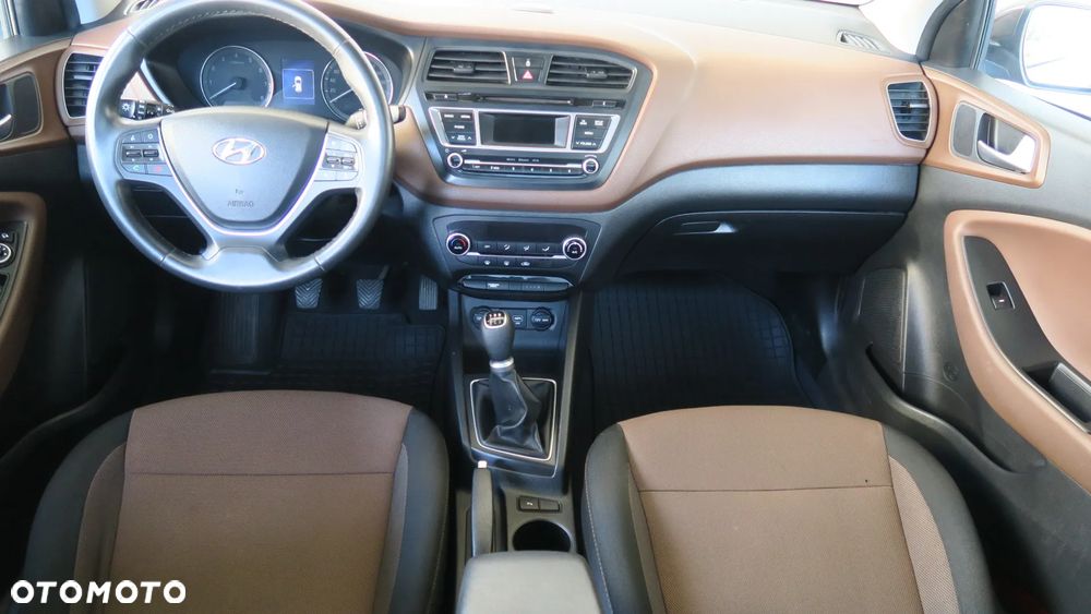 Hyundai i20 blue 1.2 YES Gold - 16