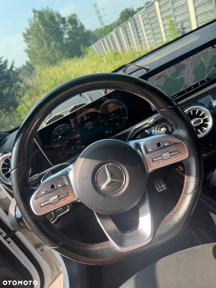 Mercedes-Benz Klasa A 180 d AMG Line 7G-DCT - 3