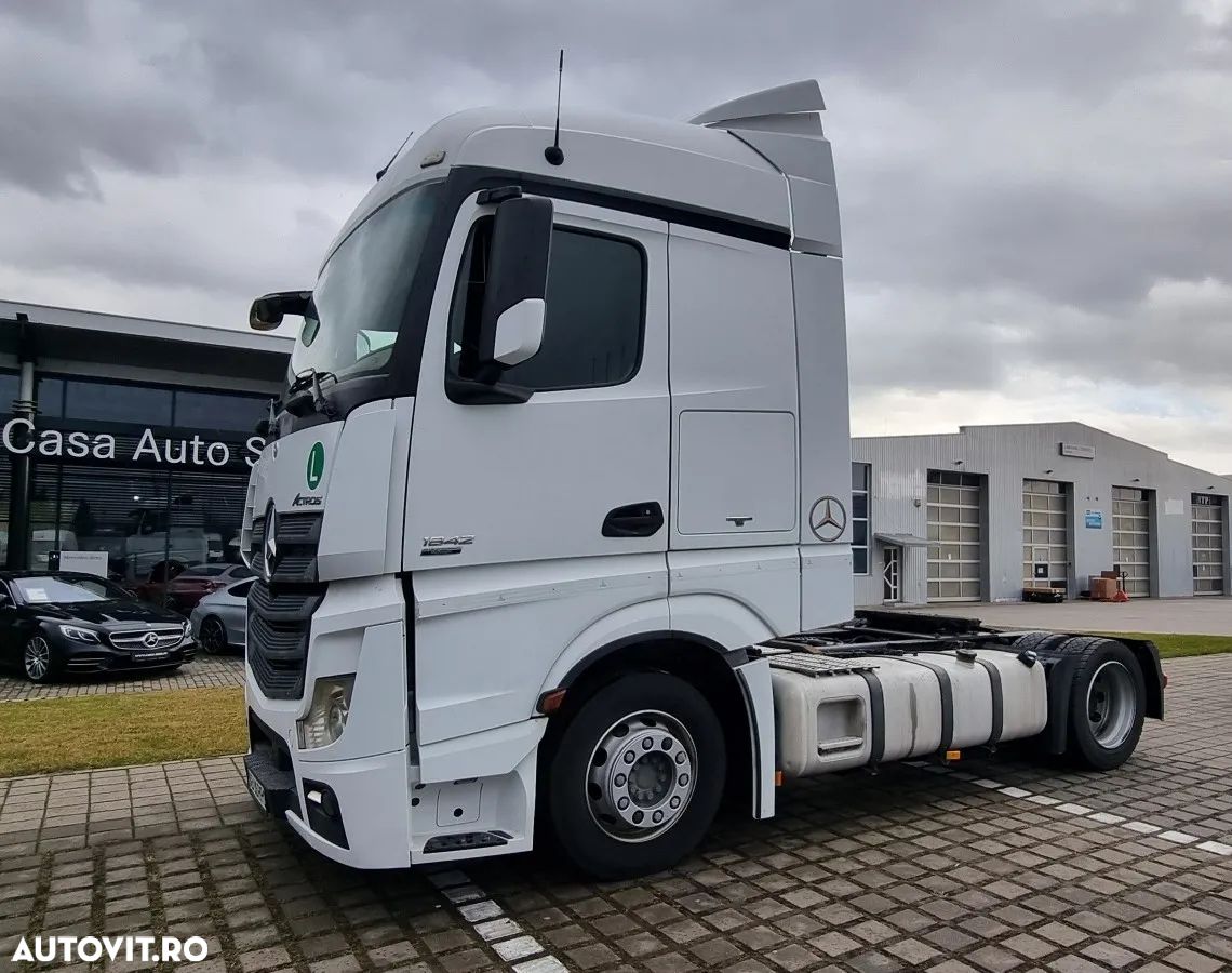 Mercedes-Benz Actros - 1