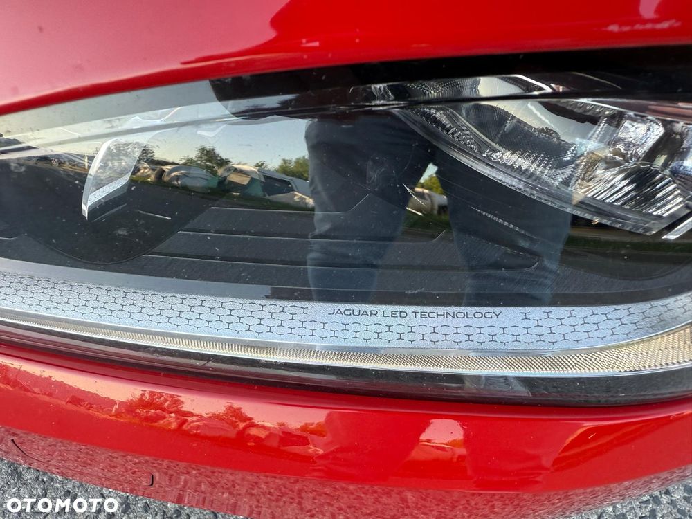 Jaguar XE 2.0 D180 R-Dynamic SE - 31