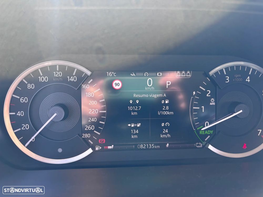 Land Rover Discovery Sport P300e SE - 32