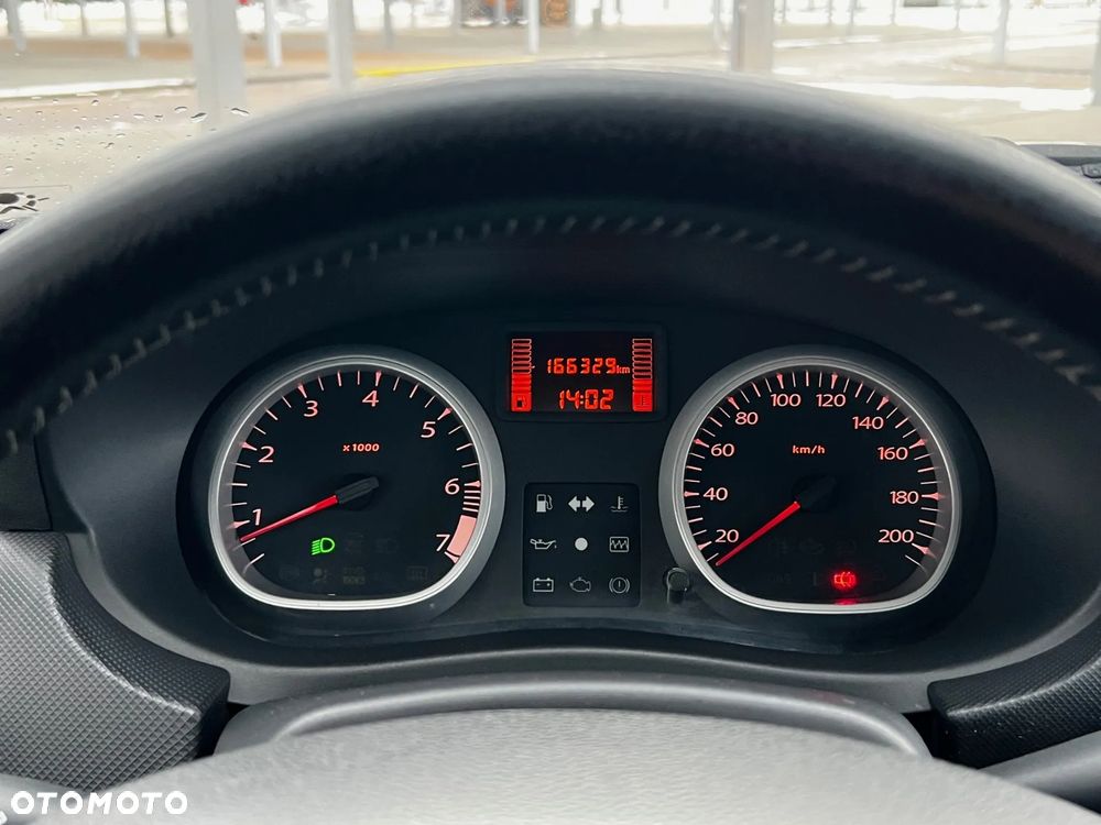 Dacia Duster 1.6 Laureate 4x4 - 19