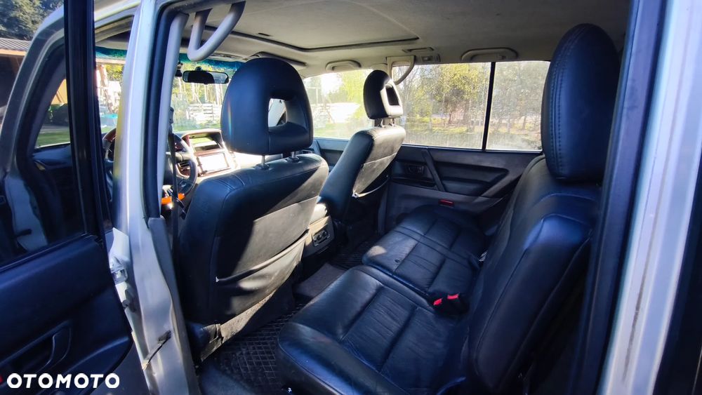 Mitsubishi Pajero 3.2 DID 7os - 11
