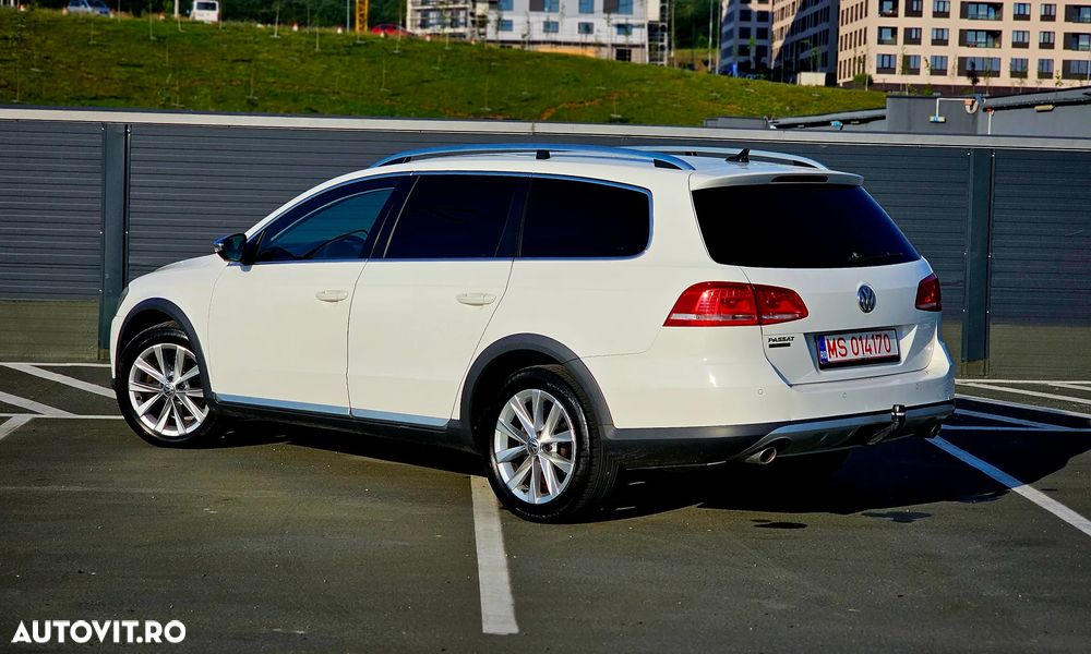 Volkswagen Passat - 4