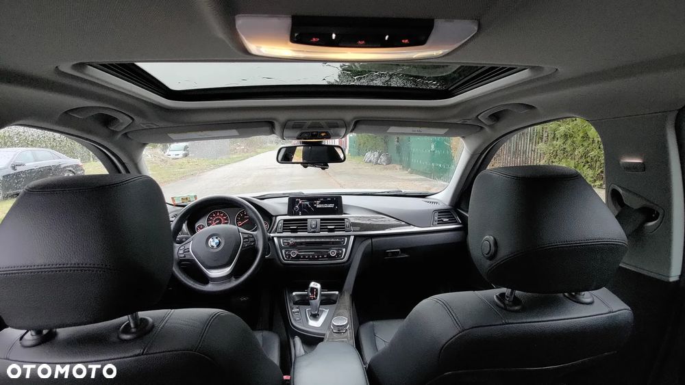 BMW Seria 3 328i xDrive Luxury Line - 8