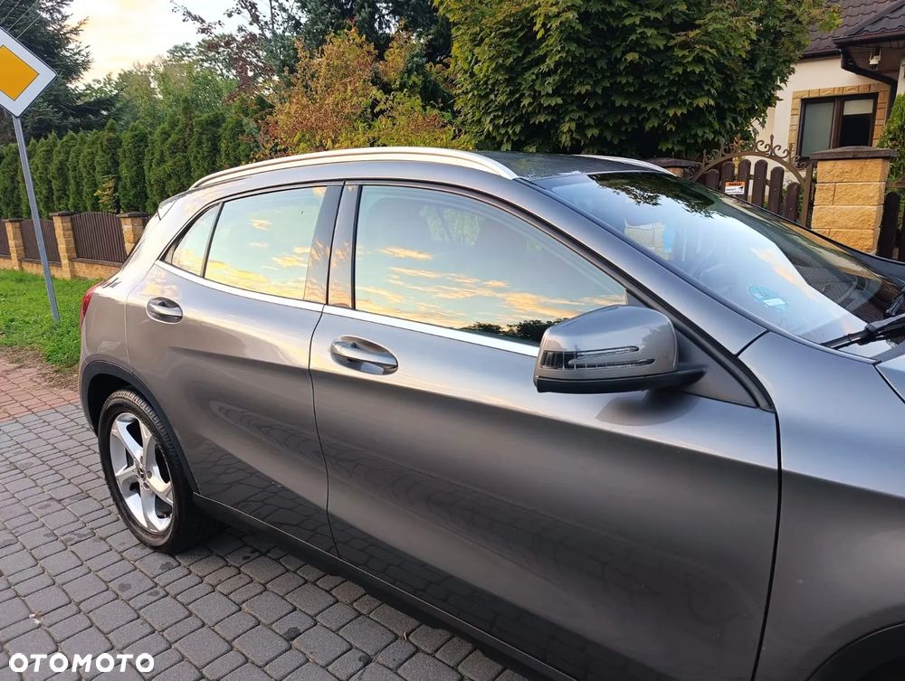 Mercedes-Benz GLA 200 Urban - 25