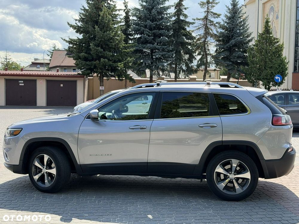 Jeep Cherokee - 10