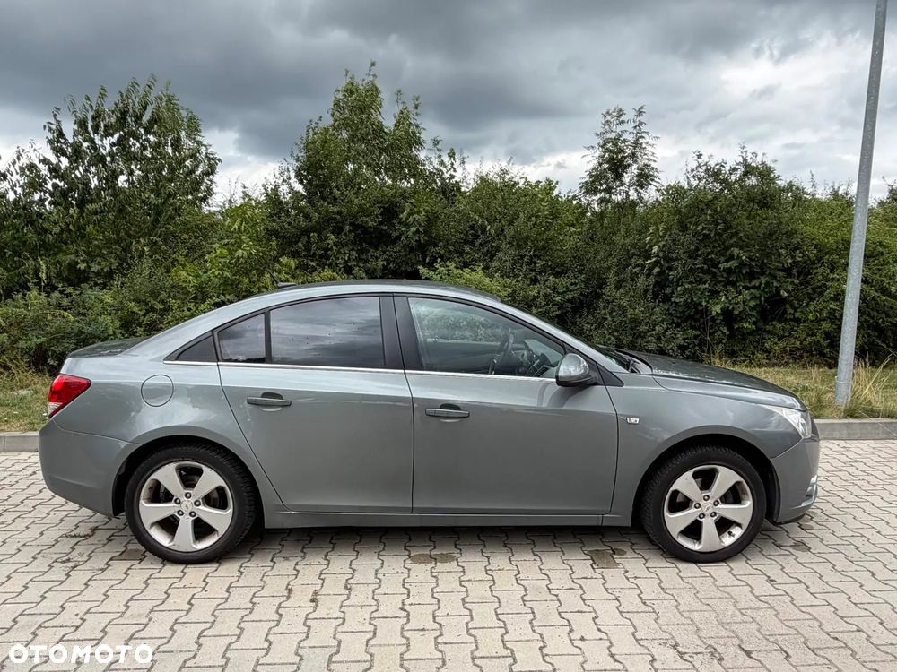 Chevrolet Cruze 1.8 LS - 2