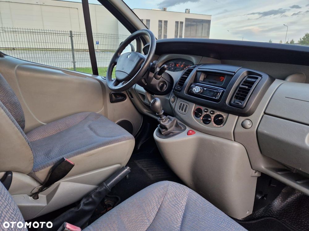 Renault TRAFIC - 8