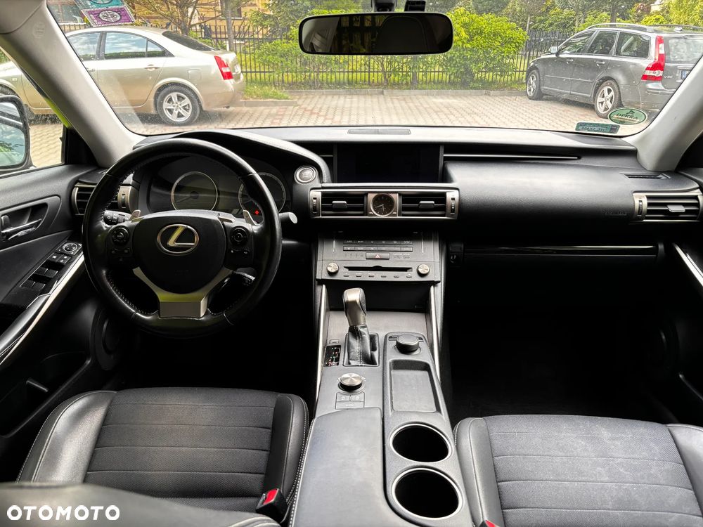 Lexus IS 200t Elite - 16