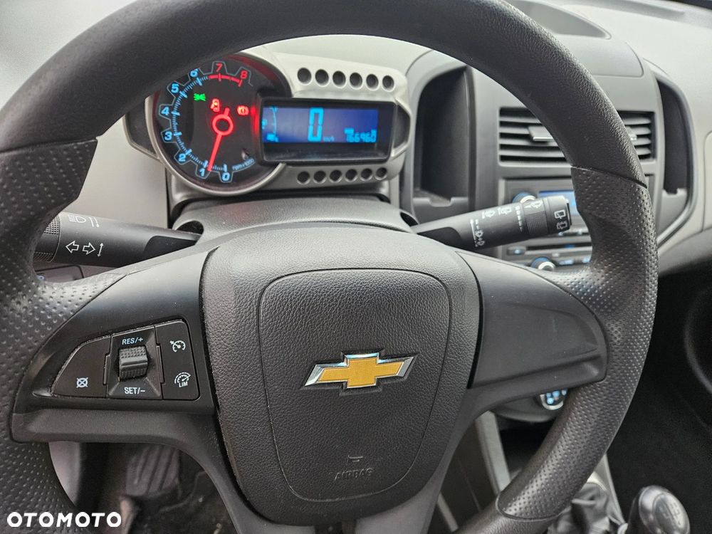 Chevrolet Aveo - 11
