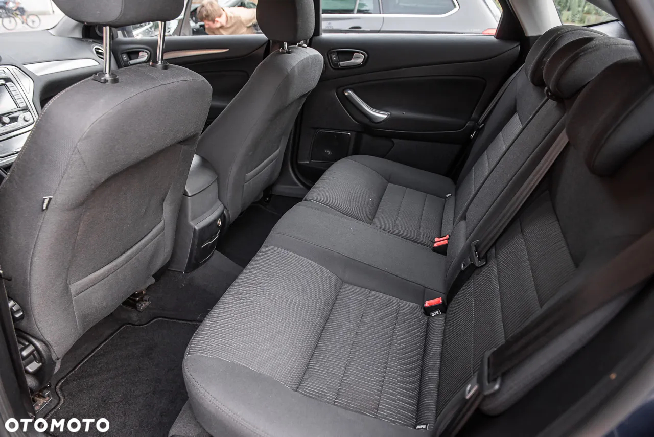 Ford Mondeo 2.0 TDCi Ambiente - 24