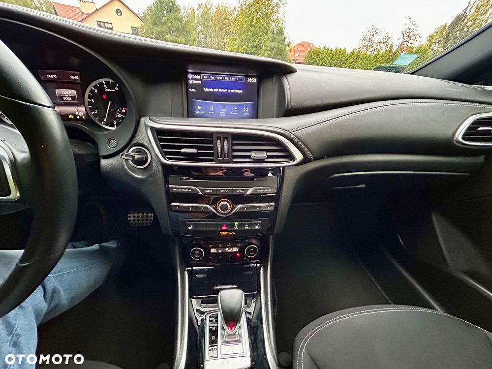 Infiniti Q30 1.6t Sport 7DCT - 13
