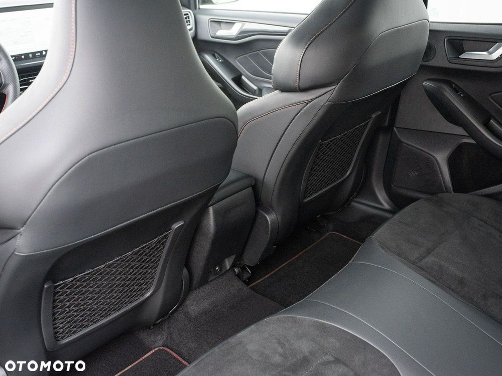 Ford Focus 2.3 EcoBoost ST X - 26