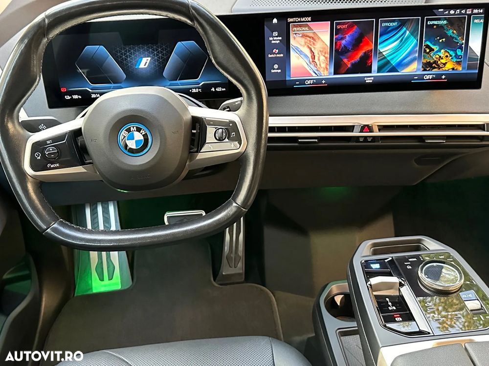 BMW iX - 18