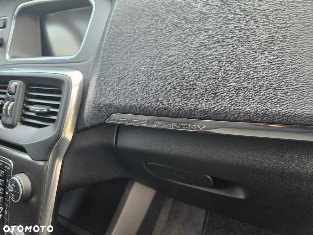 Volvo V40 Cross Country D2 Momentum - 25