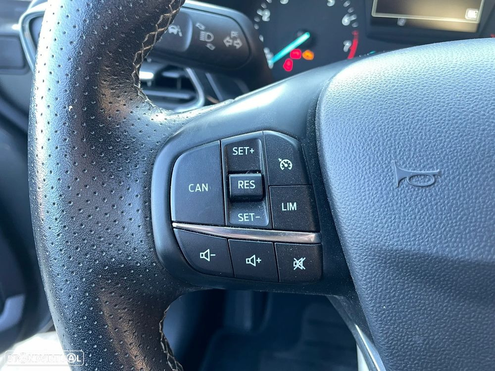 Ford Fiesta 1.0 EcoBoost S&S ST-LINE - 11