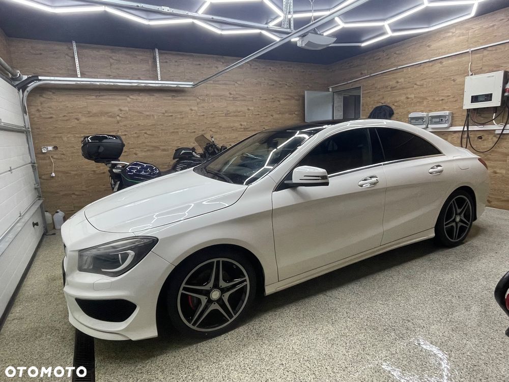 Mercedes-Benz CLA 200 7G-DCT AMG Line - 10