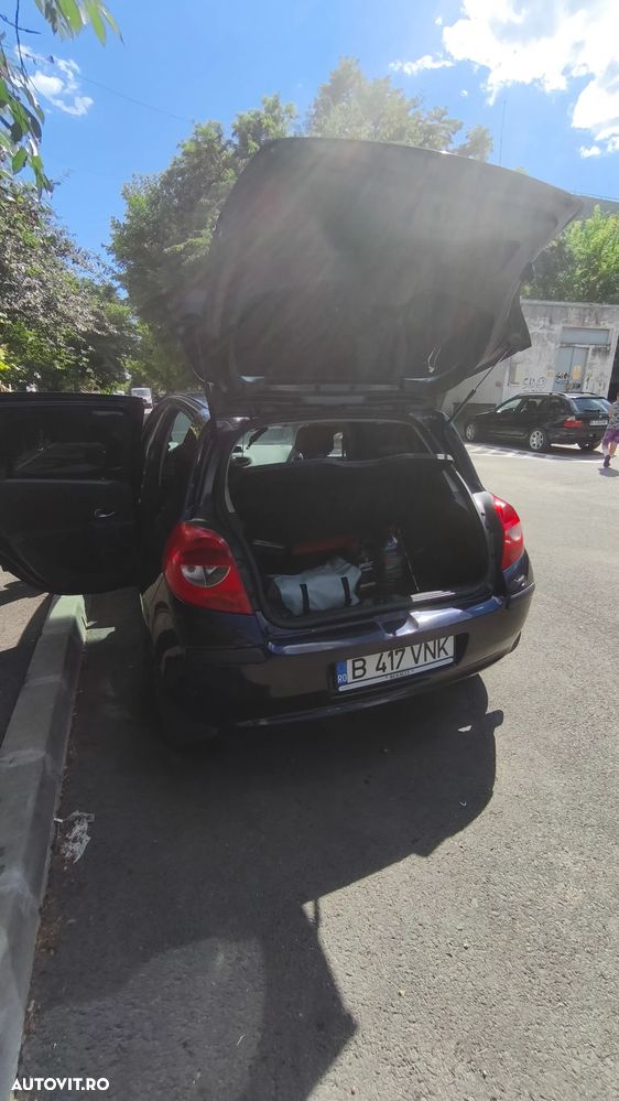 Renault Clio III 1.6 16V Dynamique - 4