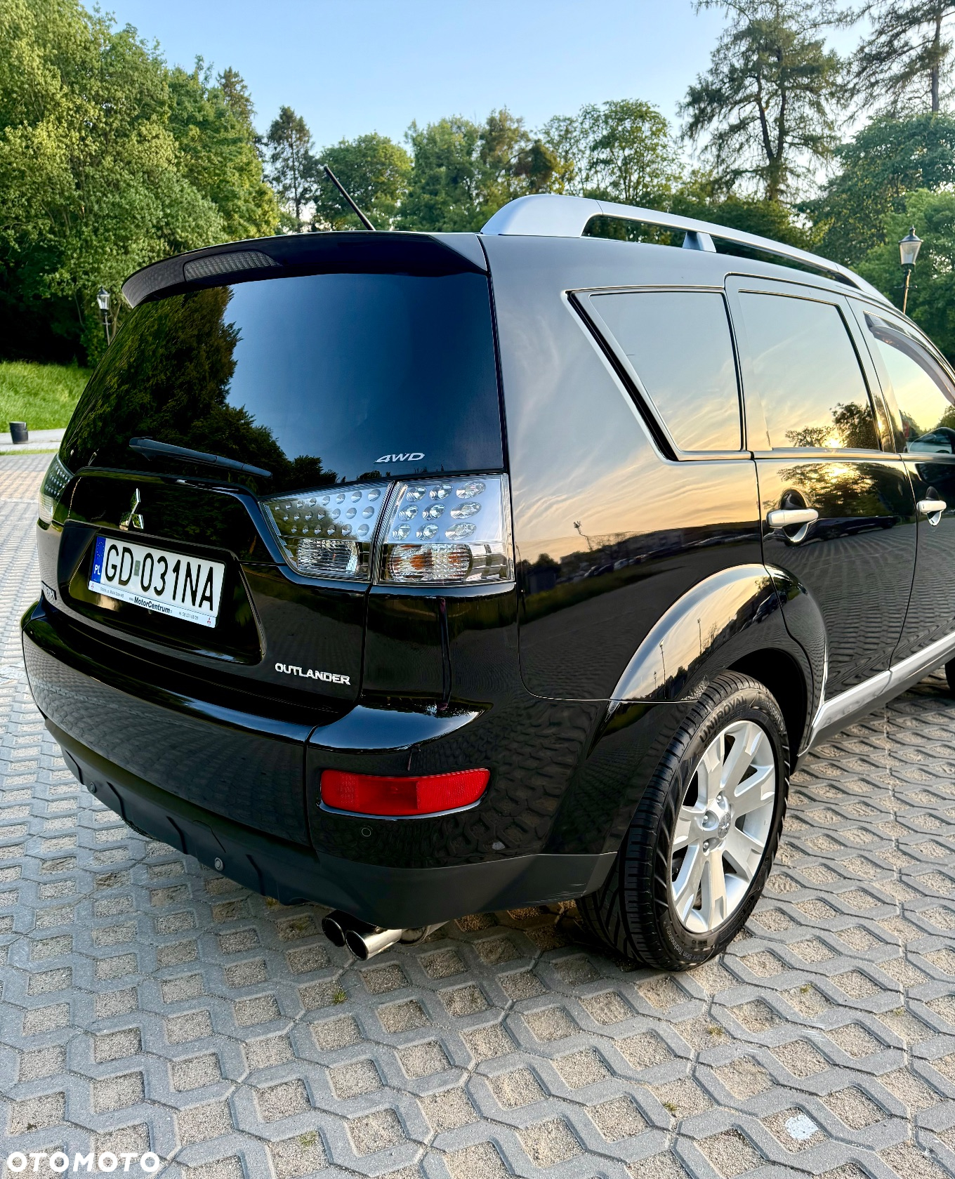 Mitsubishi Outlander - 11